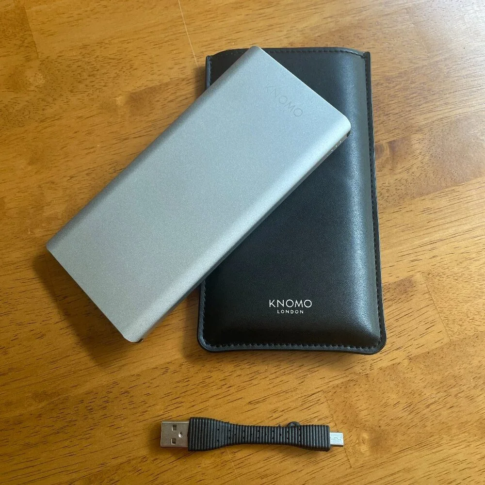 KNOMO London 10,000 mAh portable battery power pack with case